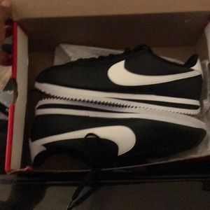 Nike Cortez Basic Leather size 9